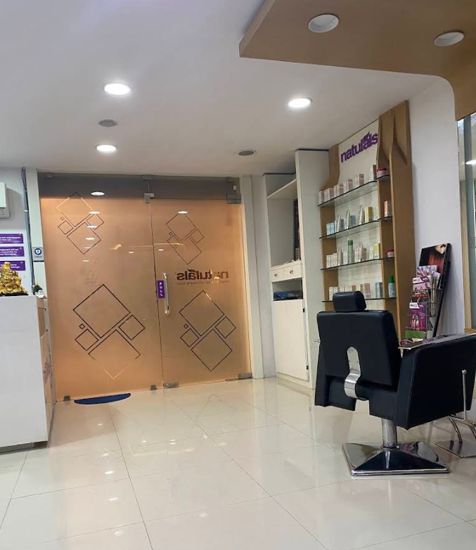 Naturals Salon & Spa